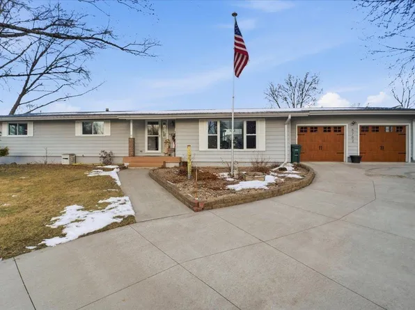 5702 Aster Ln, Waterloo, IA 50701