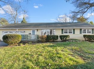 706 Charles Rd, Phillipsburg, NJ 08865