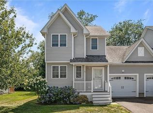 32 Seafare Ln #9C, Portsmouth, RI 02871
