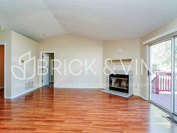3rd image of 777 Wallinger Dr