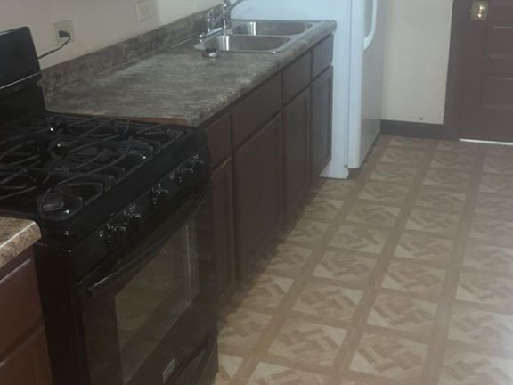 4th image of 5702 W Race Ave #2W