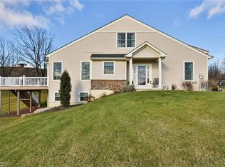 5547 Briar Ln, Whitehall, PA 18052