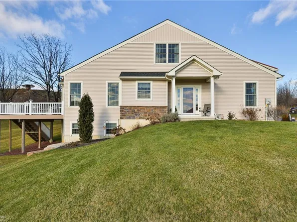 5547 Briar Ln, Whitehall, PA 18052