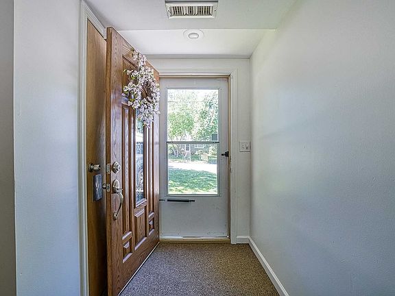 5th image of 31 Park Hill Dr