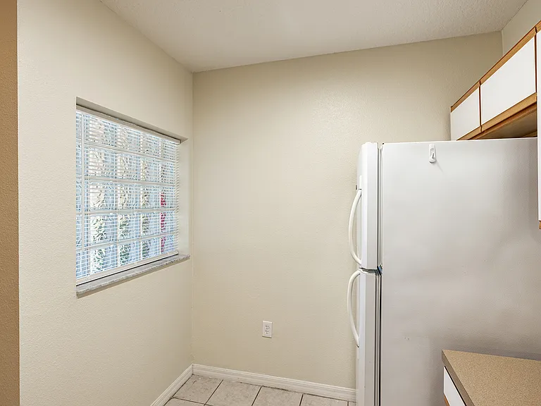 9506 Amberdale Ct #202 — Photo 5