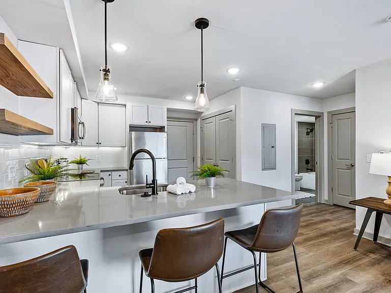 1018 Germantown Ave — Photo 11