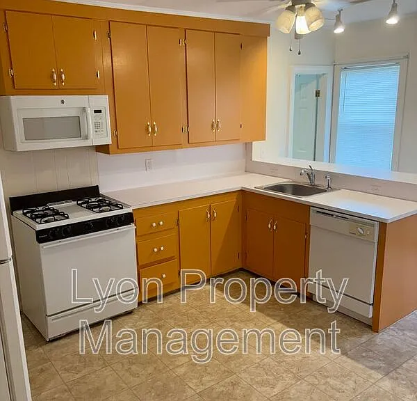 98 Anthony Ave #3R — Photo 2