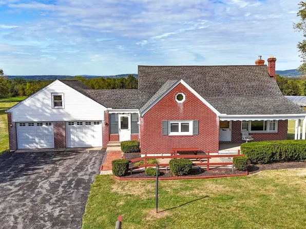 1918 Hoffmansville Rd, Frederick, PA 19435