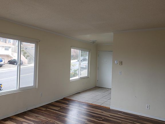 4th image of 1641 Sunset Cliffs Blvd APT 3