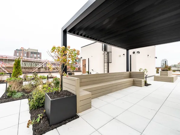 376 Bedford Avenue image 20 of 23