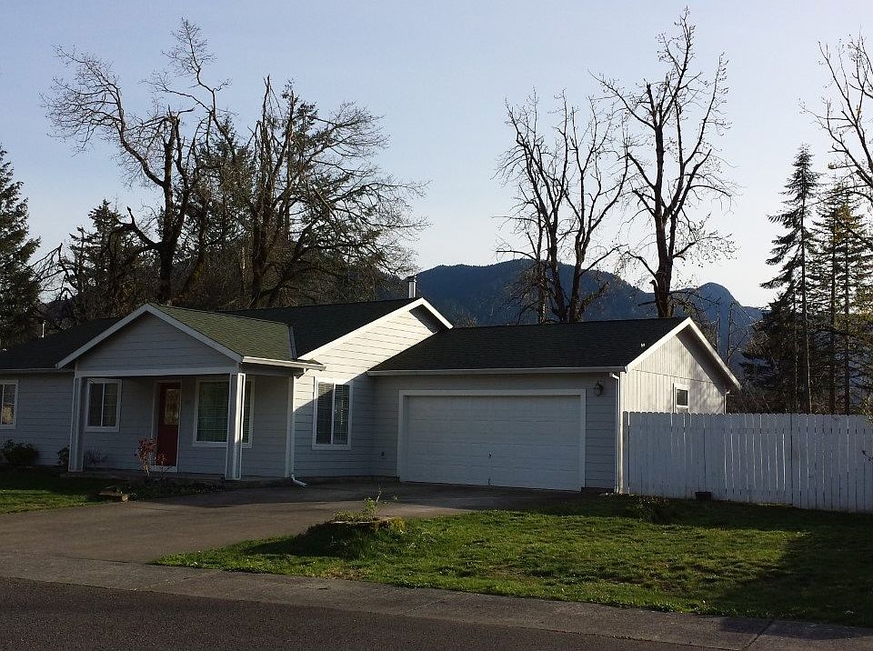 1st image of 1014 Lakeside Ct