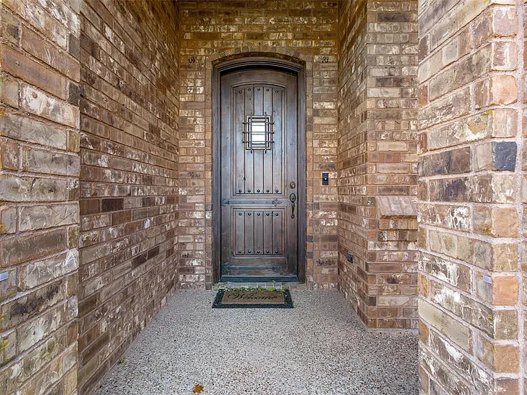 1317 Bluff Springs Dr — Photo 7