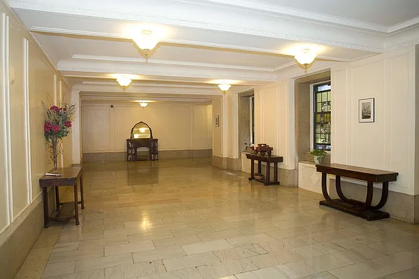 Sold by Stein-Perry | media 2