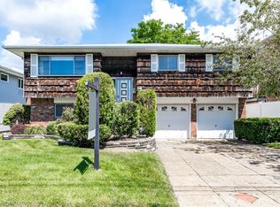 2241 Elliot St, Merrick, NY 11566