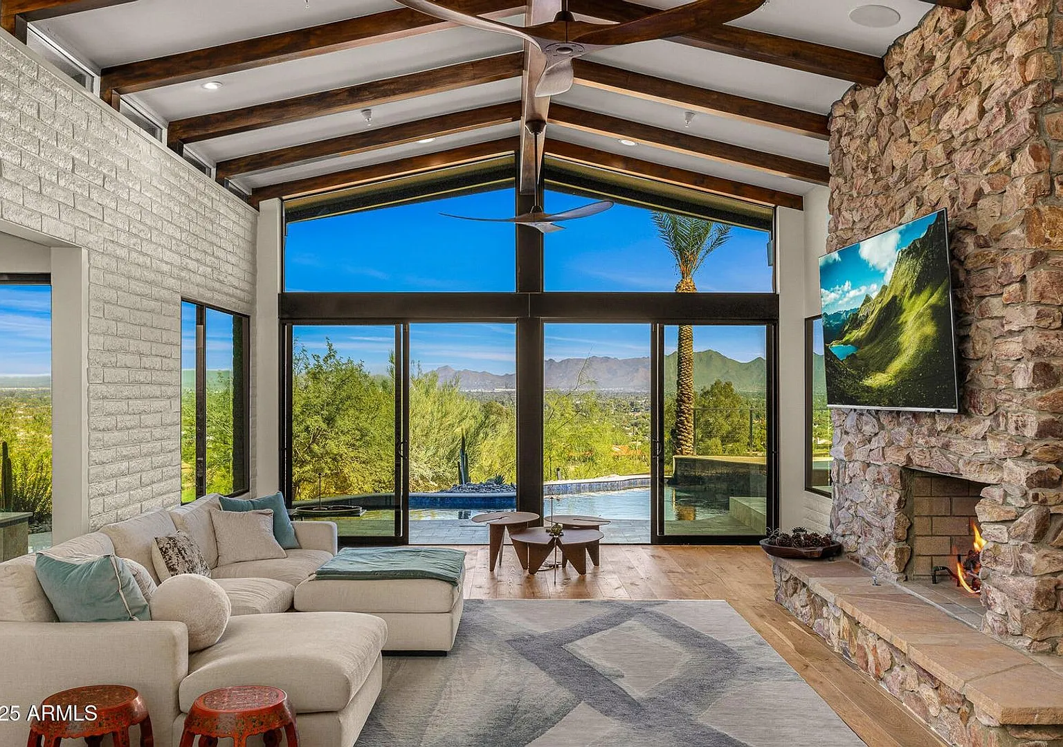 6331 E. Hummingbird Lane, Paradise Valley, AZ 85253 — Photo 1