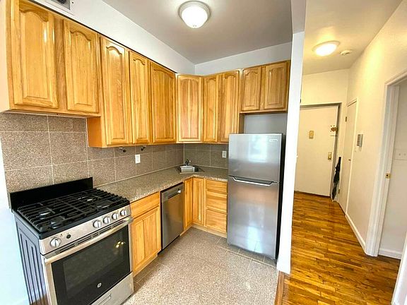 2nd image of 311 W 94th St APT 5B