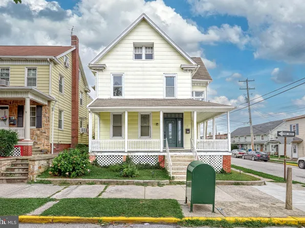 3 N Water St, Spring Grove, PA 17362