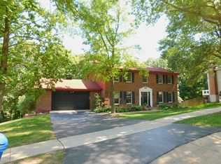 14925 Manor Ridge Dr, Chesterfield, MO 63017