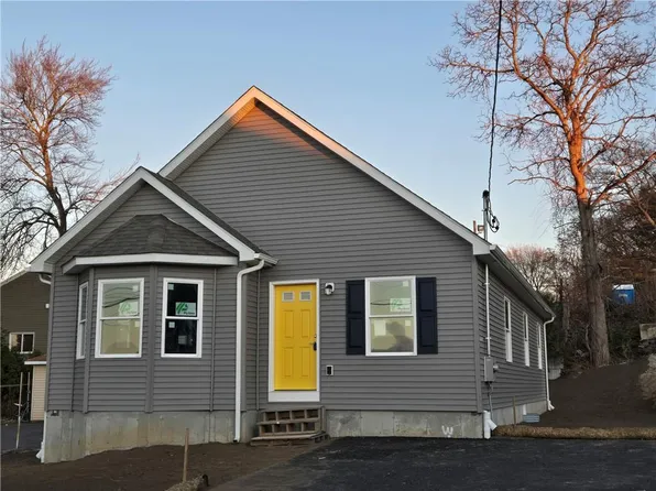 166 Saint Louis Ave, Woonsocket, RI 02895