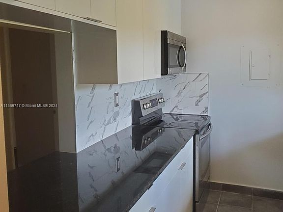4th image of 155 Lakeview Dr APT 202