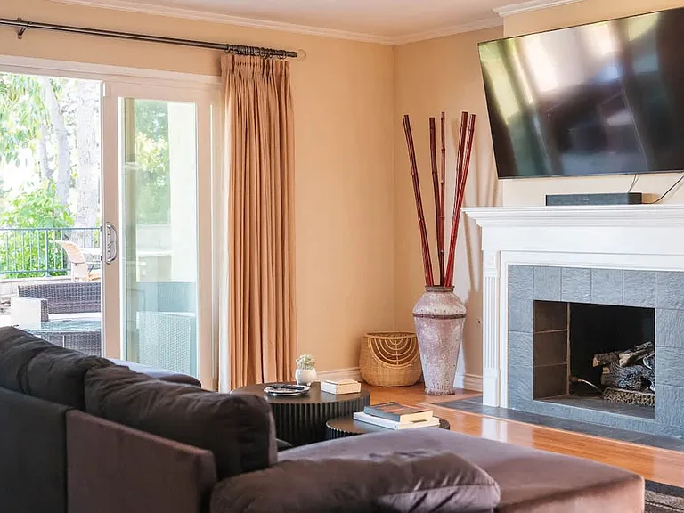 Crest Vista Dr — Photo 10