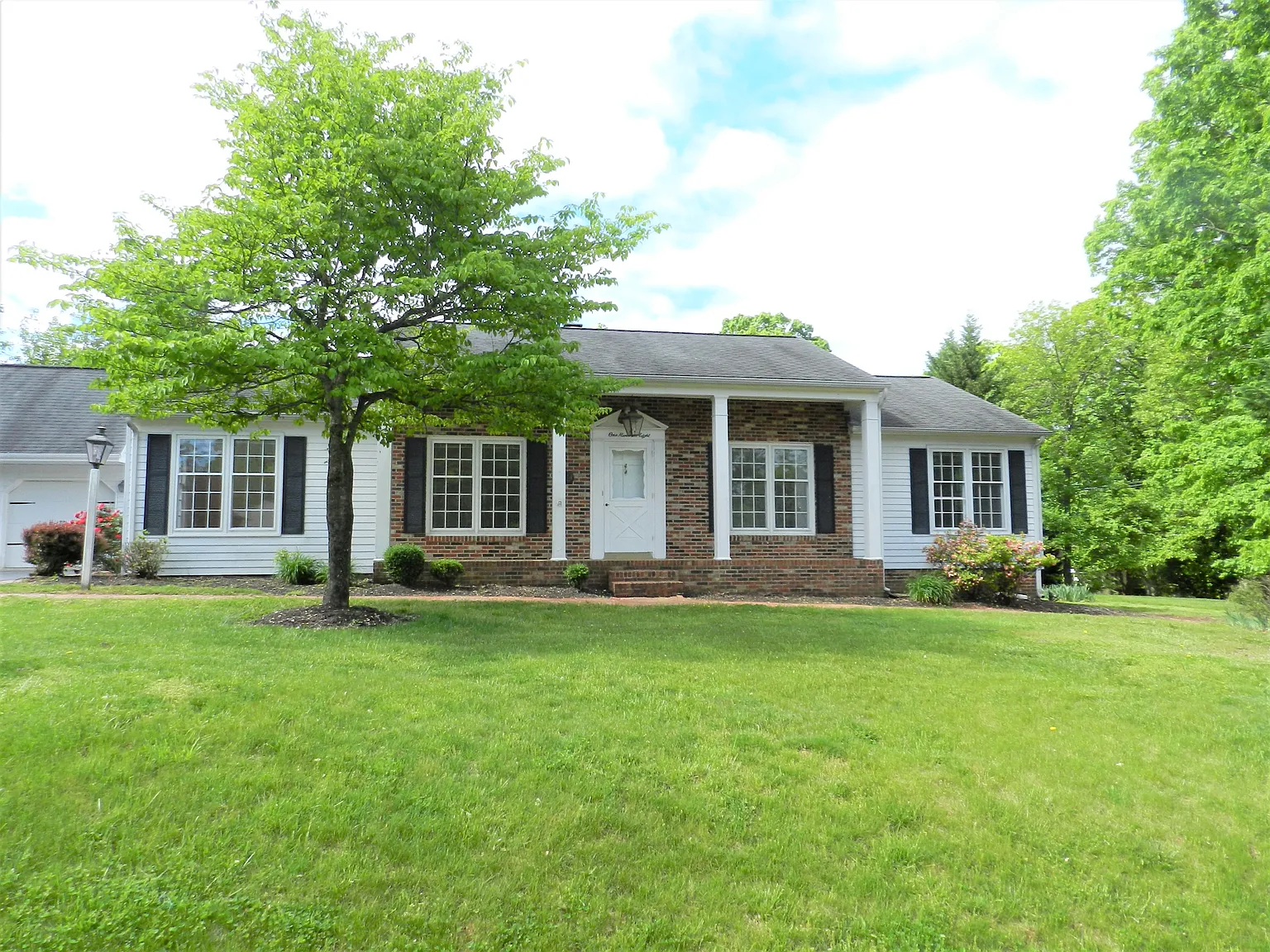3 bed, 1619 sqft, $2,350 — Photo 1
