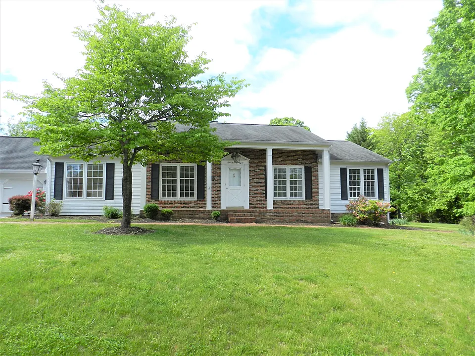 108 Wilderness Ln