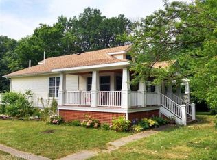 9048 Warren Woods Rd, Lakeside, MI 49116