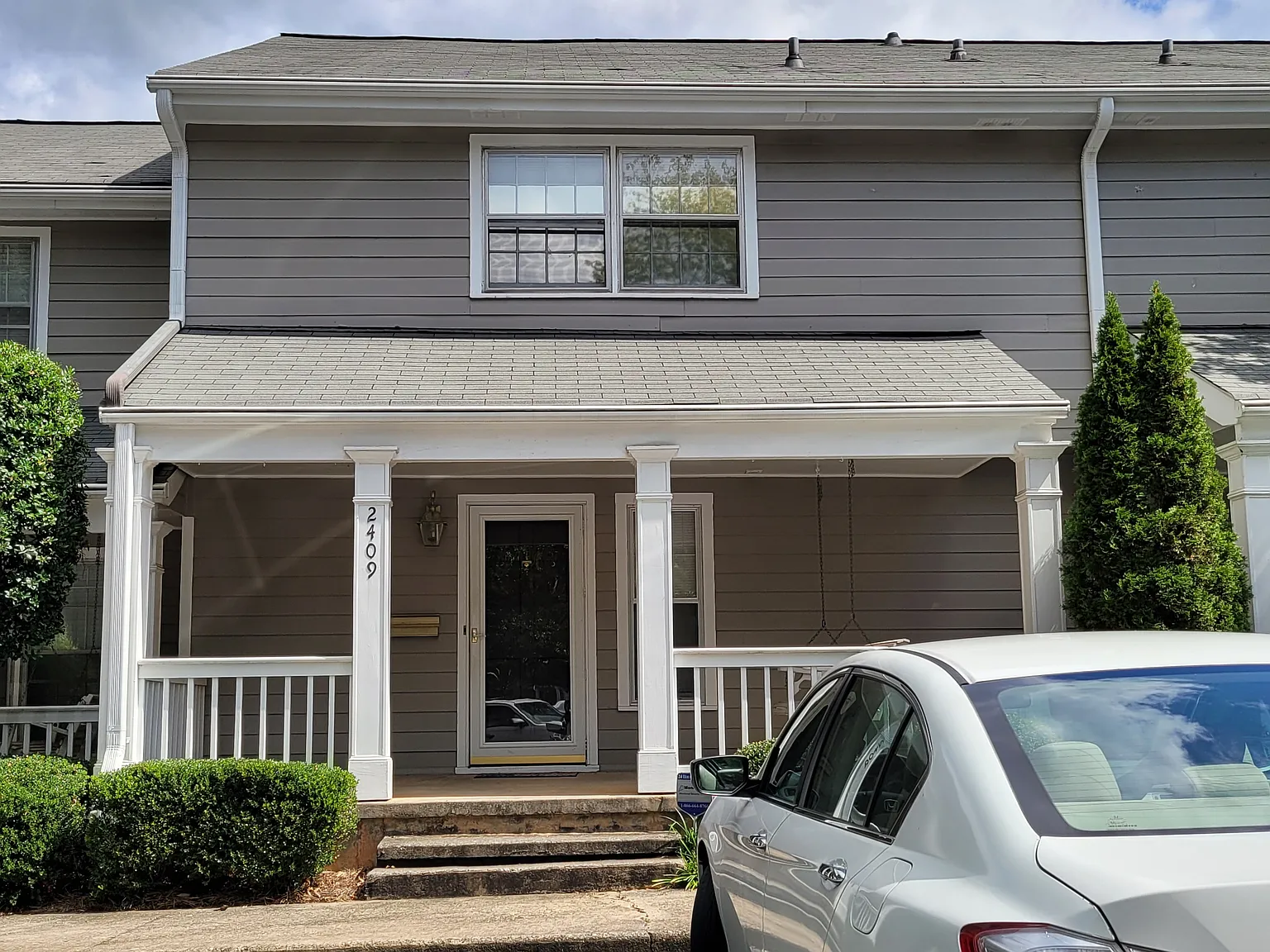 3 bed, 1364 sqft, $2,400 — Photo 1
