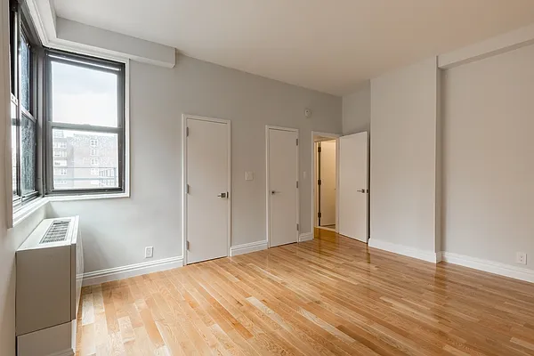 Rented by Stonehenge NYC LLC | media 8