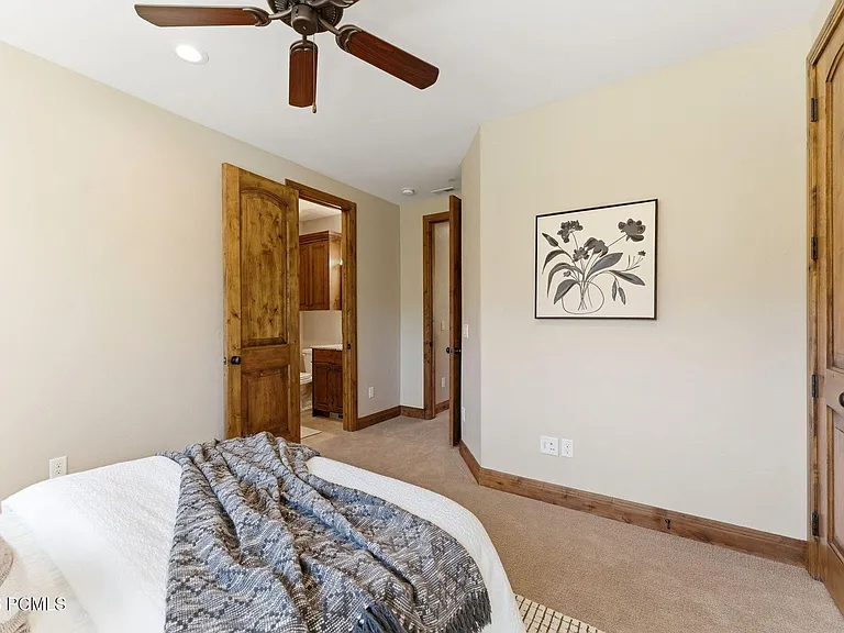 3286 Lower Saddleback Rd — Photo 32