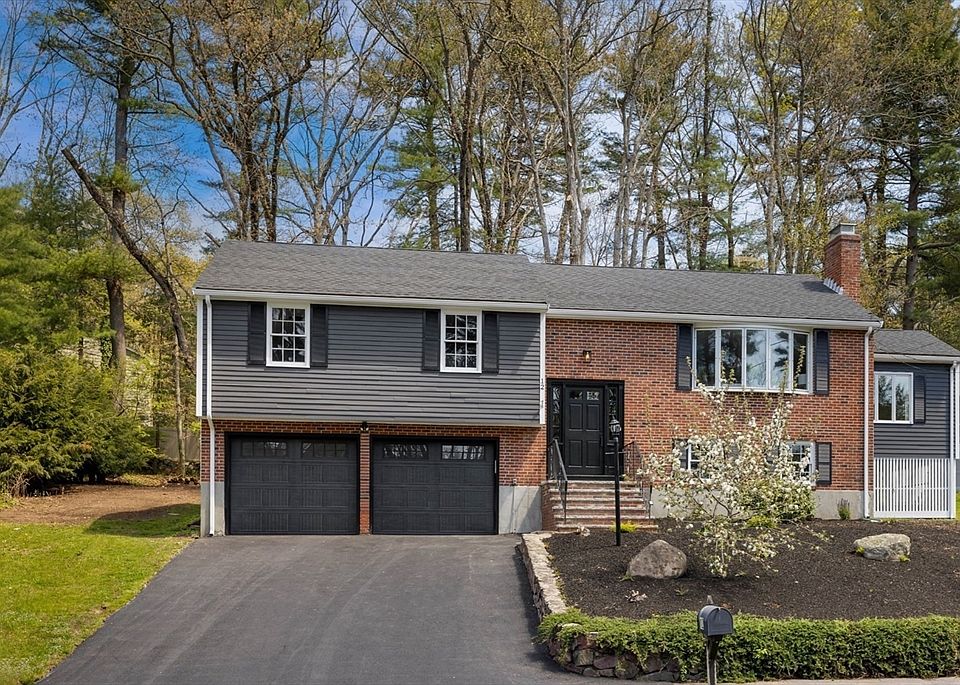 1st image of 12 Ivanhoe Dr