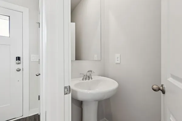 3 bed, 2.5 bath, 1528 sqft, $2,200 — Photo 3
