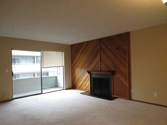 4th image of 22213 6th Ave S APT 204