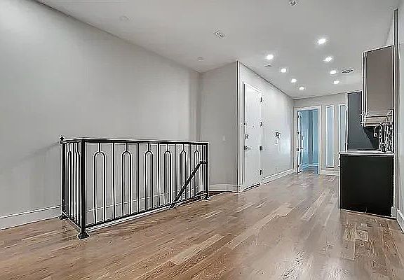 4th image of 498 Putnam Ave #1H