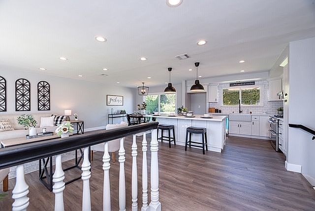 2nd image of 15757 Lone Ridge Pl