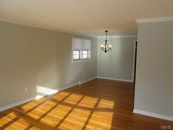 5th image of 203 Slawson Dr