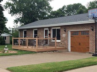 1720 Kane St, Dubuque, IA 52001