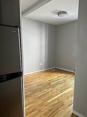 5th image of 311 E 109th St APT 2B