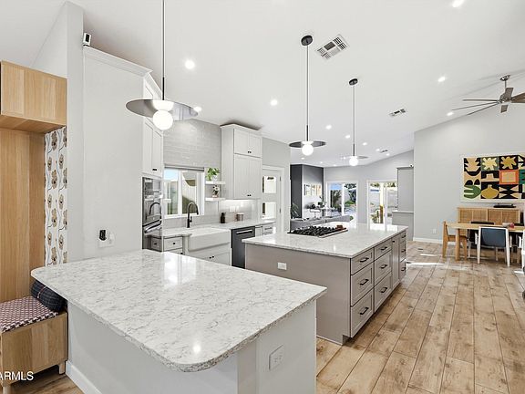 2nd image of 406 W COLTER Street