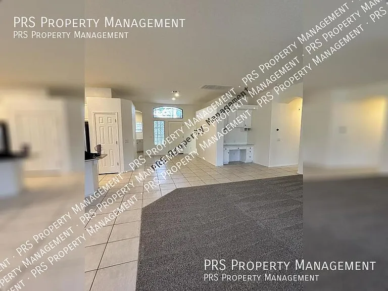 8003 W Clara Ln — Photo 6