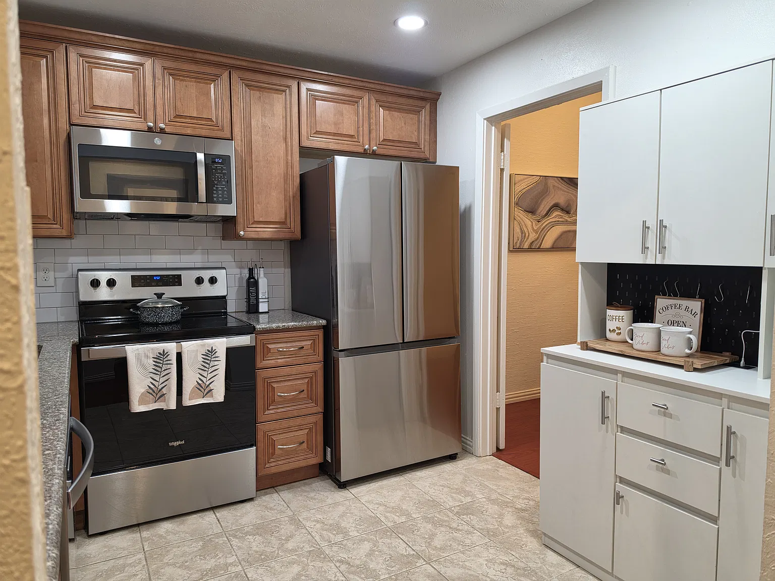 2 bed, 1071 sqft, $1,700 — Photo 2