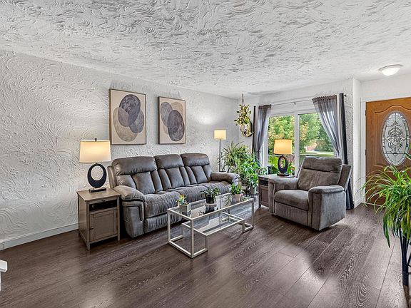 4th image of 4157 W College AVENUE