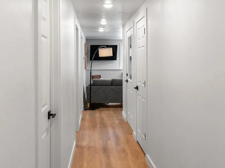 409 N 21st Ave — Photo 43