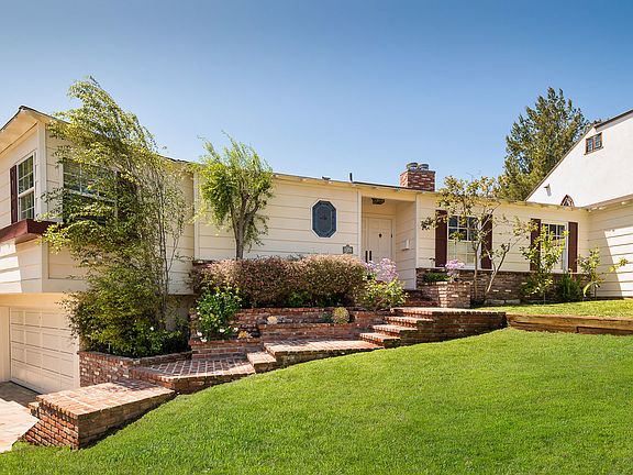 3rd image of 2143 Patricia Ave