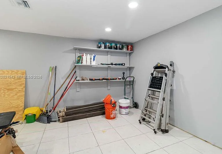 913 SW 49th Ave — Photo 26