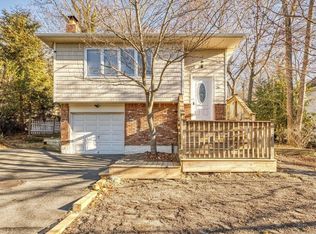 26 Overton Pass, Saint James, NY 11780