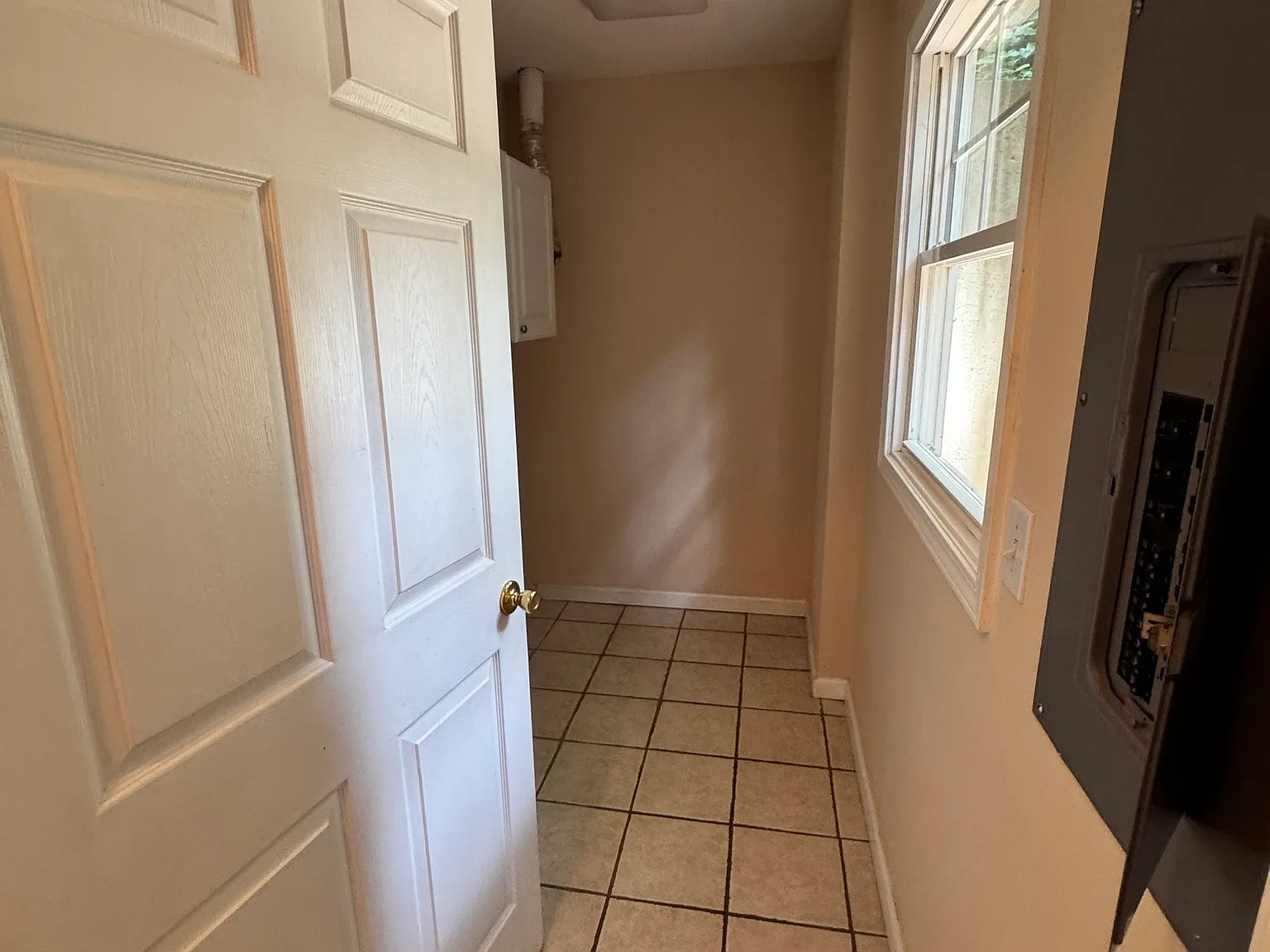 3 bed, 2.5 bath, 1292 sqft, $1,850 — Photo 3