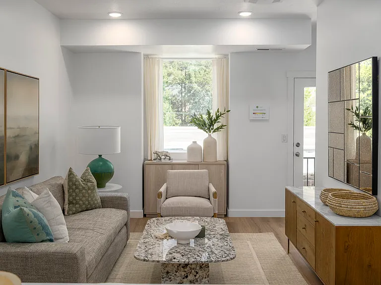 Azure Townhomes Phase I — Photo 12