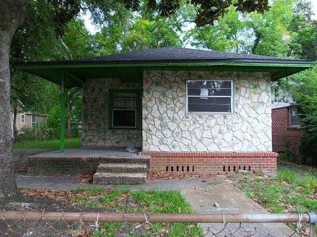 1st image of 1124 W 27th St